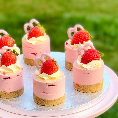 mini_cheesecake_strawberry.jpeg